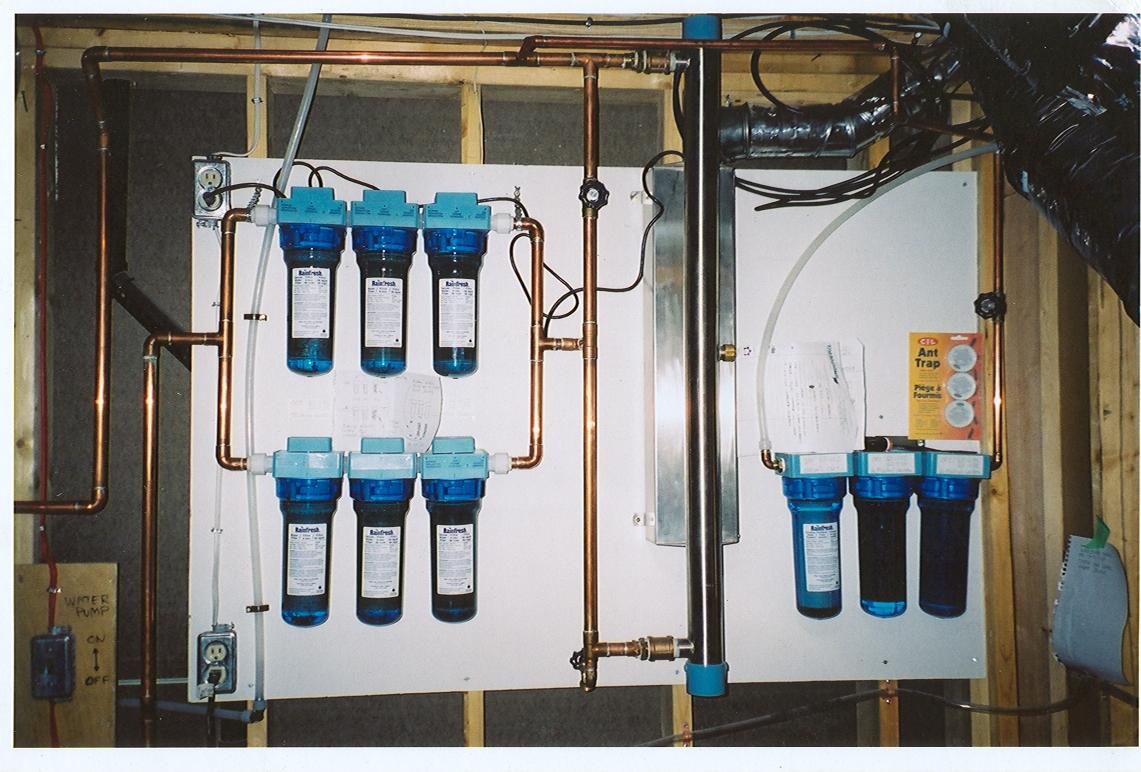 Установка фильтров воды своими руками. Станция водоочистки (колба 0844+солевой бак). Система фильтрации воды для скважины. Фильтры для воды в частный дом. Фильтр в частном доме.