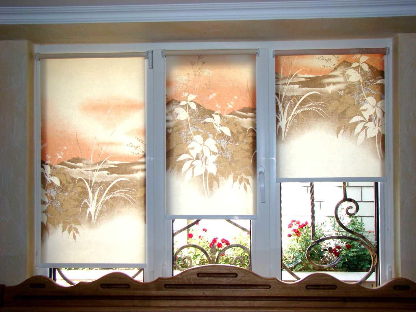 Перед тем, как вешать шторы, следует приложить их к окну и сравнить параметры гардин и оконного проема