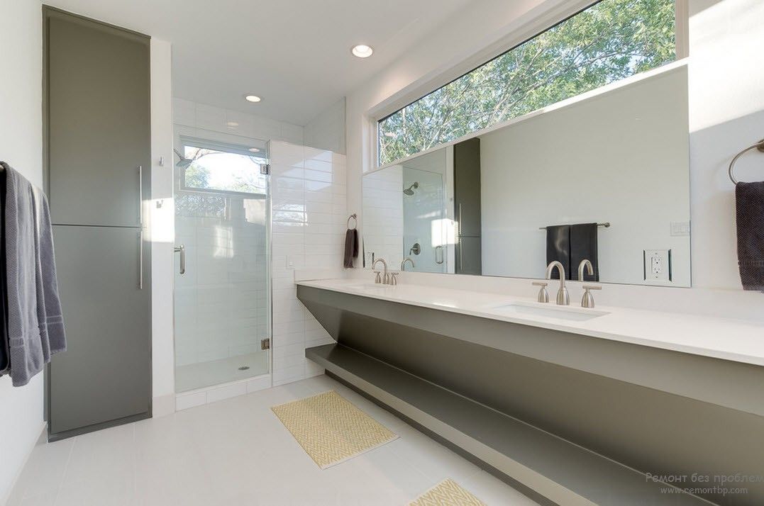 Серо-белый интерьер ванной комнаты в стиле минимализм