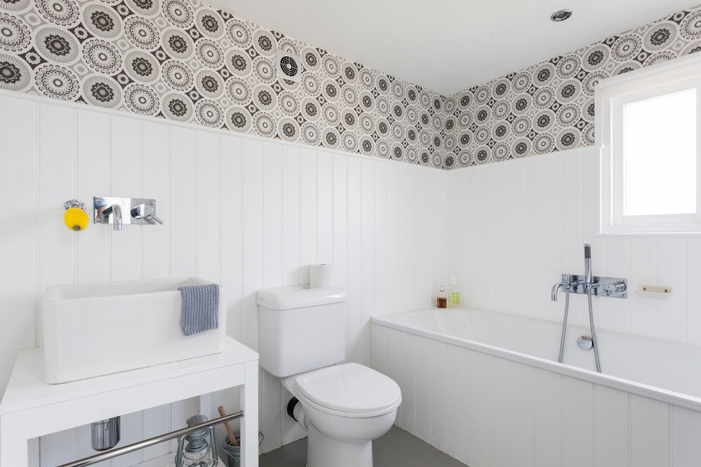 Ванная комната из пластиковых панелей дизайн фото для маленькой ванны